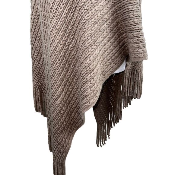 Taupe Tan Pullover Knit Sweater Poncho Fringed One Size Fits Most - Picture 6 of 8